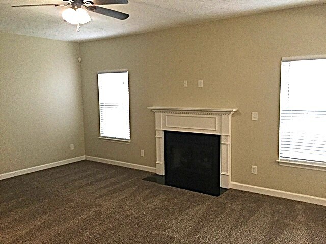 Building Photo - 3053 Bluffhollow Gap