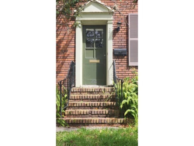 Primary Photo - 3 bedroom 2 bath Apartment