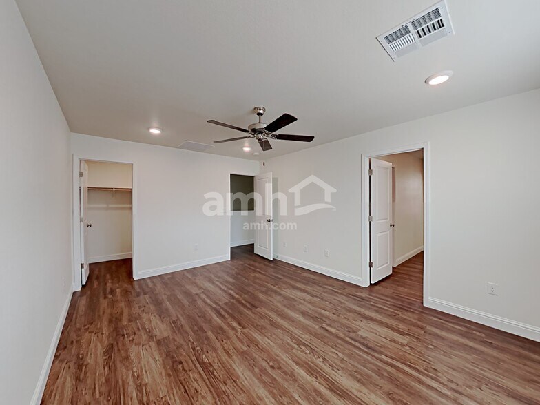 Building Photo - 9653 N Avenida Lucena