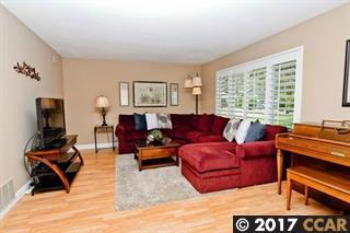 sitting area - 133 Lawnview Cir