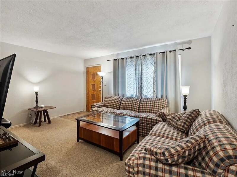 Building Photo - 194 Dalepark Dr