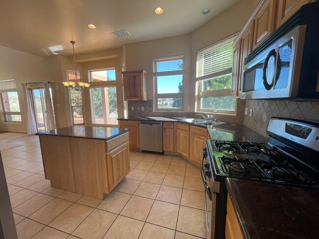 Building Photo - 6809 Chapingo Rd NE