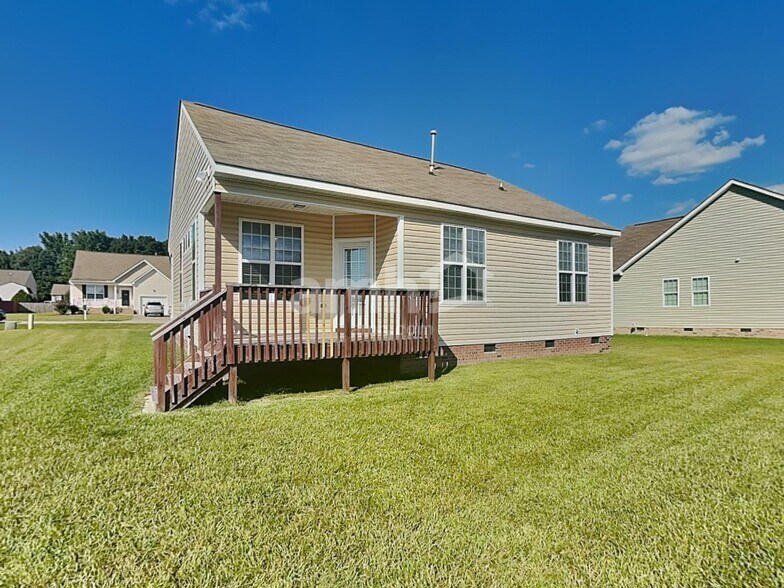 Building Photo - 98 Jade St