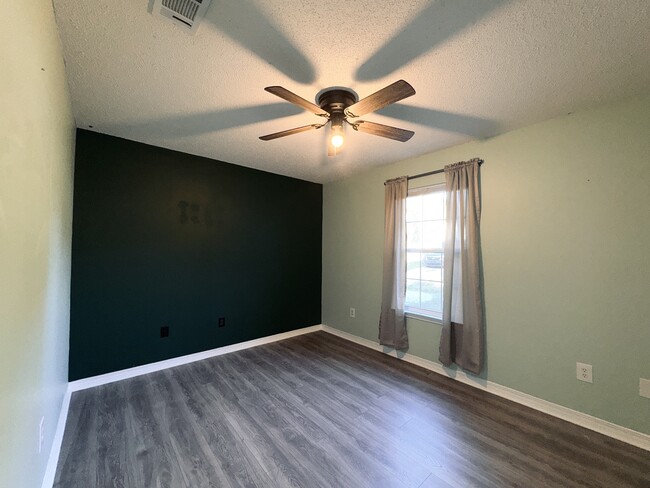 Building Photo - 4797 Old Mill Ct