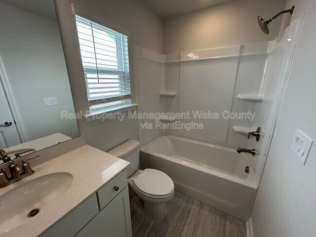 Building Photo - 2795 Cassius Dr