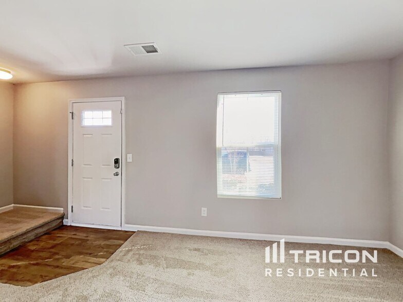 Building Photo - 415 Merus Dr