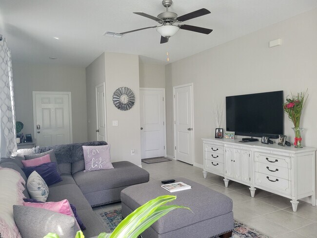 Building Photo - 9705 Pembrooke Pines Dr