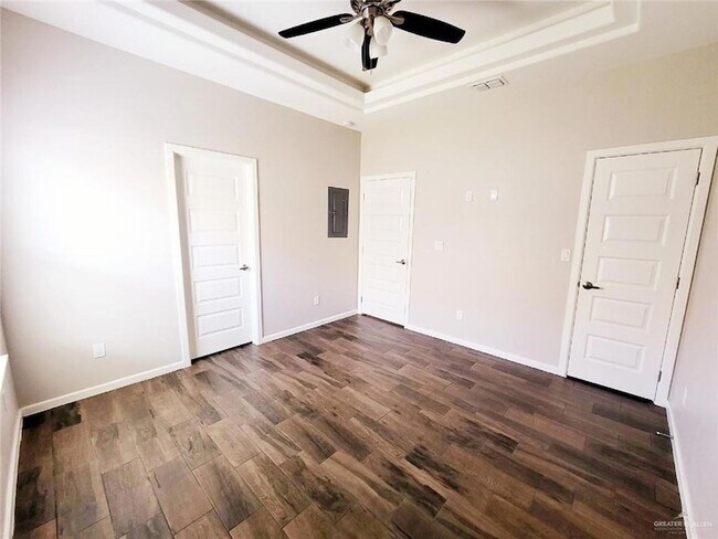 Building Photo - 2017 Canyon Dr