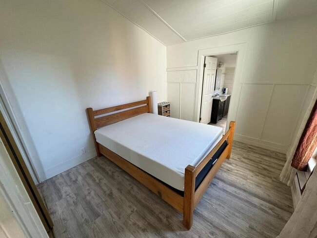 Building Photo - 1749 Santa Barbara Ave