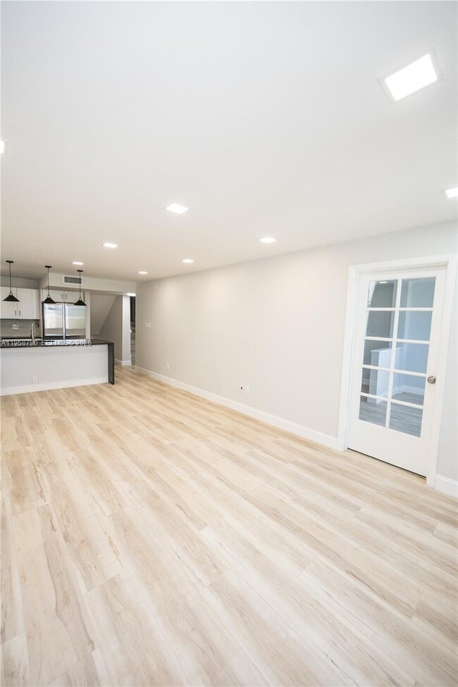 Building Photo - 755 Dotterel Rd