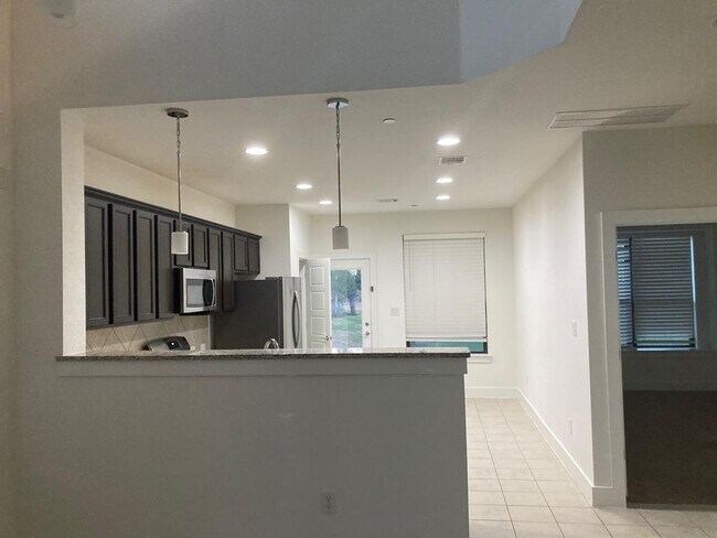 Building Photo - 12410 Maypole Bend