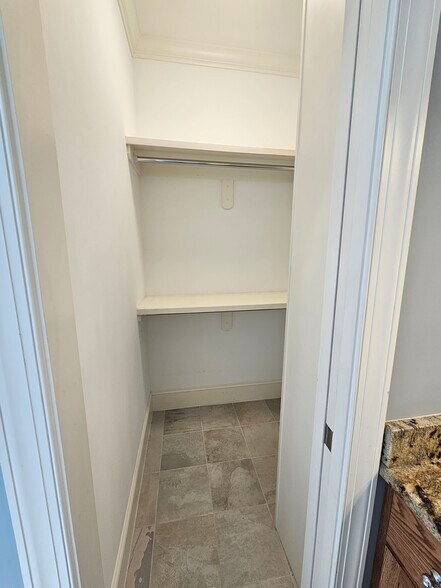 Building Photo - 621 Hadley Ct