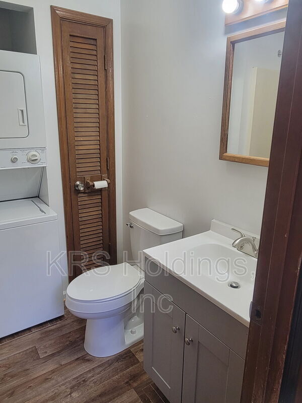 Building Photo - 2877 Rhodes Ln
