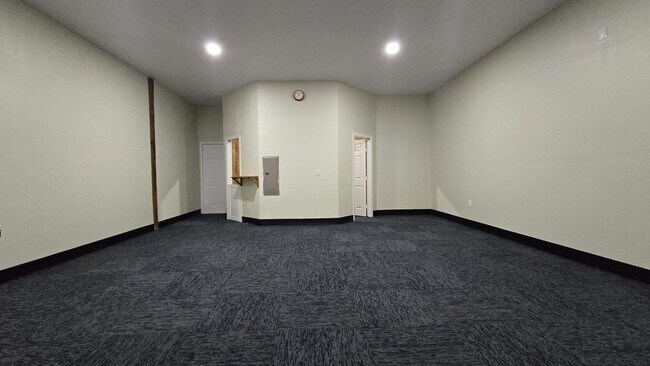 Building Photo - Spacious Ranch Style 5-Bedroom Home with Oversized 4 Car Garage / Workshop, 4 RV Carport & 1 Acre...