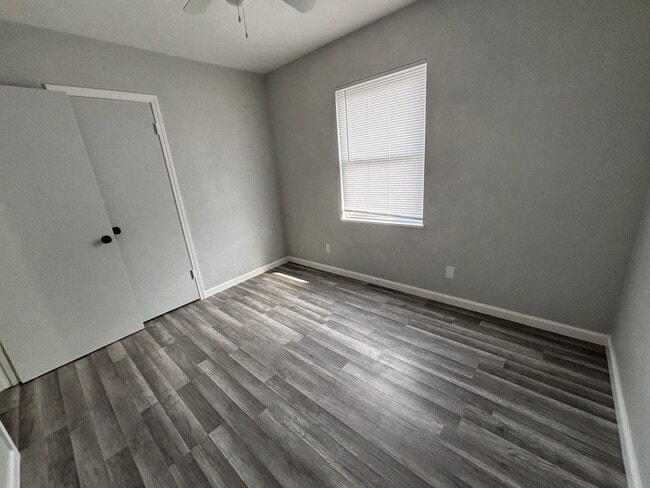 Building Photo - Section 8 welcome