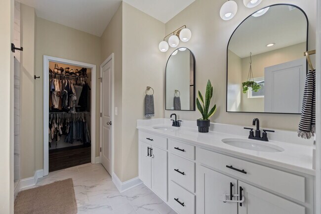 Building Photo - 301 Gander Ct