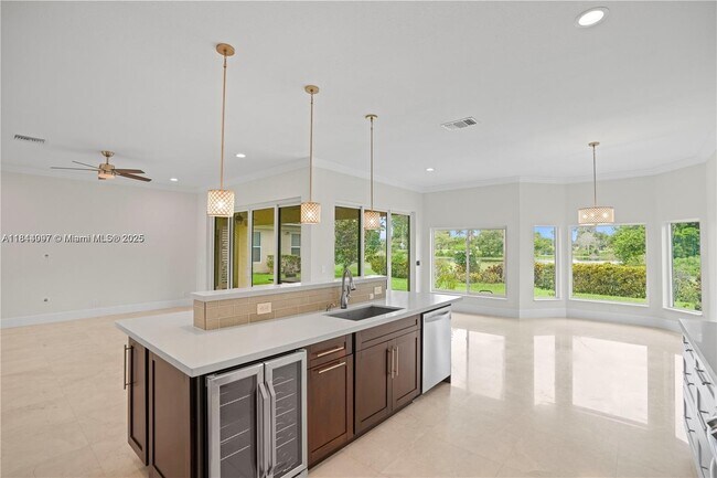 Building Photo - 720 Cypress Pointe Dr W