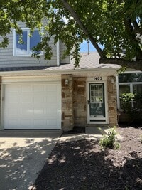 Building Photo - 811 Burr Oaks Dr