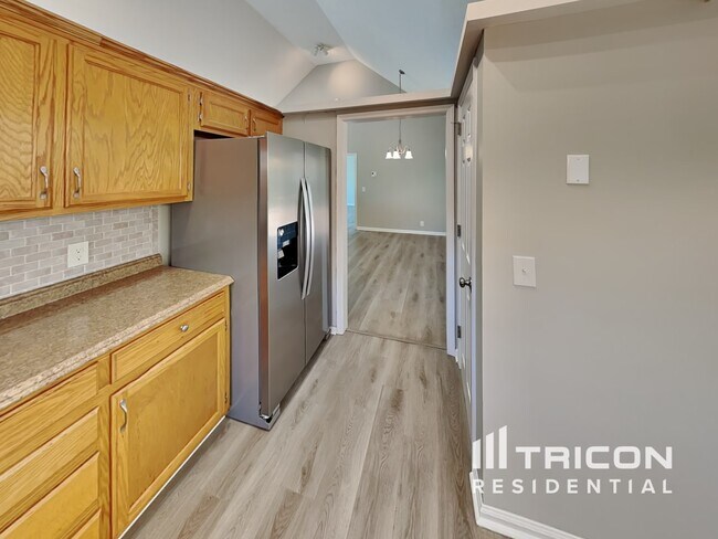 Building Photo - 109 Peak Hill Cir