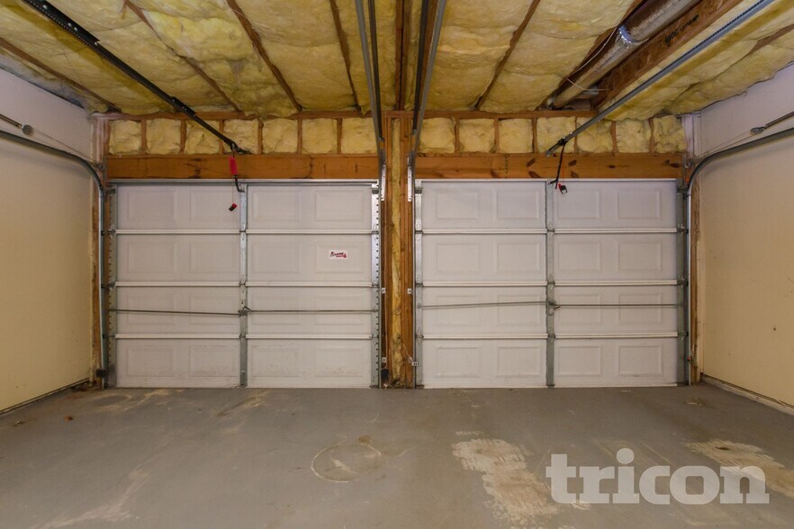Building Photo - 160 Eagle Glen Dr
