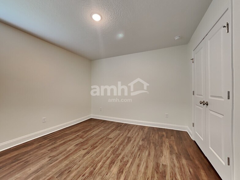 Building Photo - 518 Onate Cir