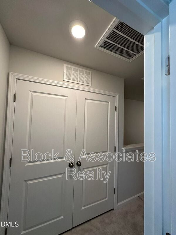 Building Photo - 608 Gimari Dr