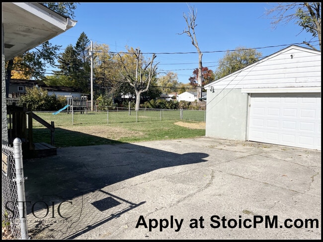 Building Photo - 5270 Carbondale Dr