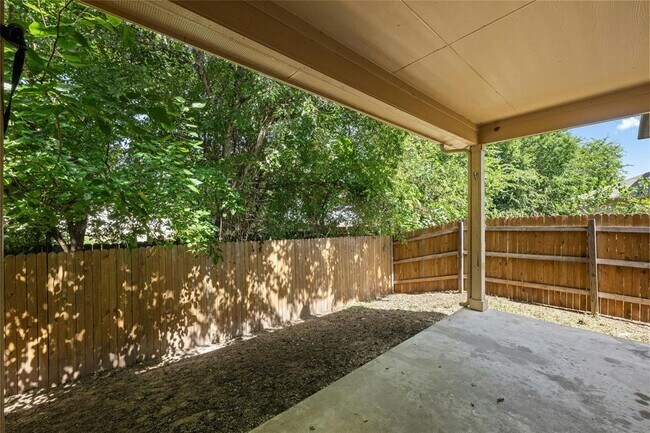 Building Photo - 135 Cibolo Creek Dr