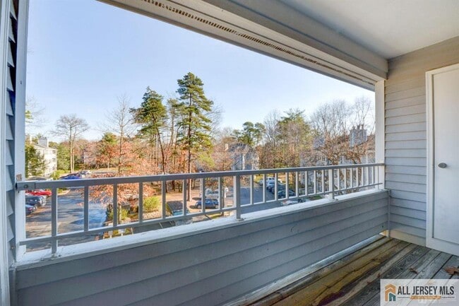 Building Photo - 1909 Tanglewood Ct