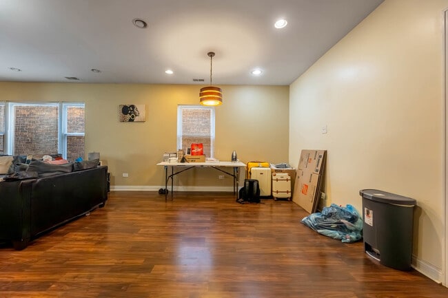 Building Photo - 8010 S Michigan Ave