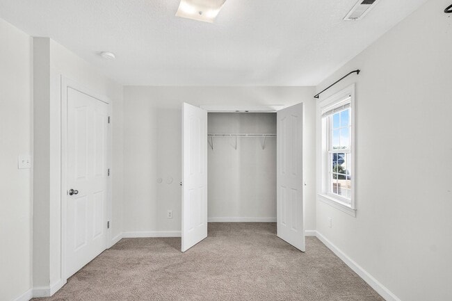 Building Photo - 2 Bed Townhome In Desirable Carolina Forest!