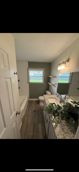 Building Photo - 5320 W Groves Cir
