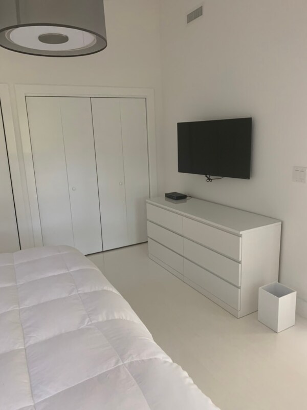 Building Photo - 1 US-1