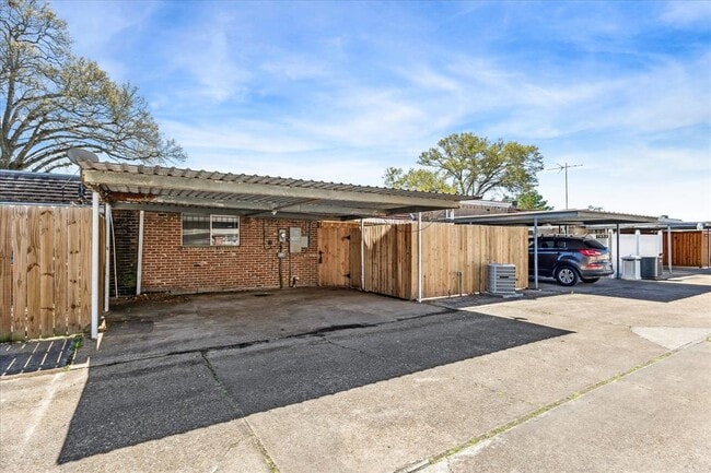 Building Photo - 7850 Leonora St