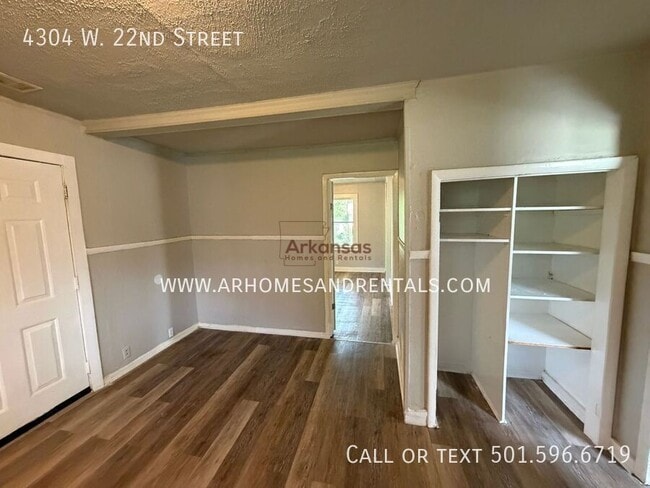 Building Photo - 4304 W 22nd St