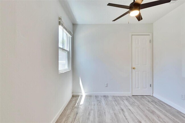 Building Photo - 3462 Willowrun Dr