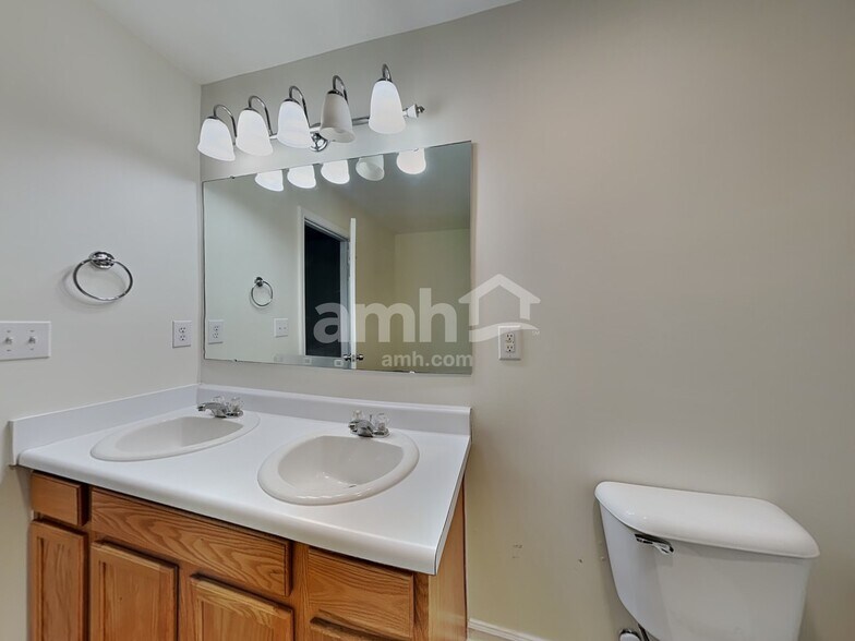 Building Photo - 4477 Westhill Pl