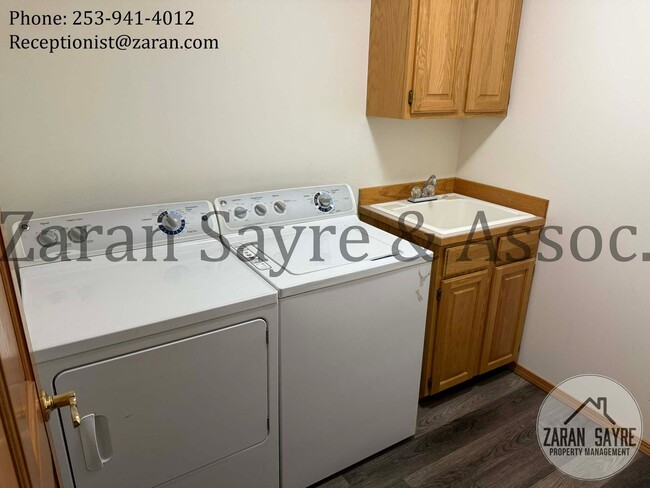 Building Photo - 414 - Your Dream Kitchen Awaits!