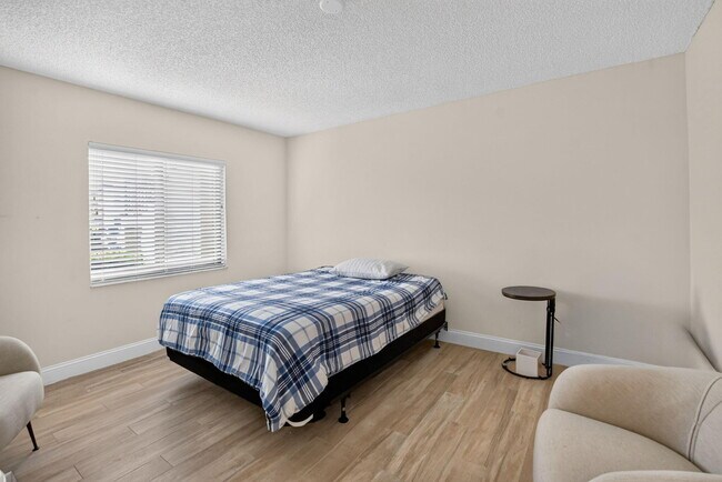 Building Photo - 21211 Lago Cir