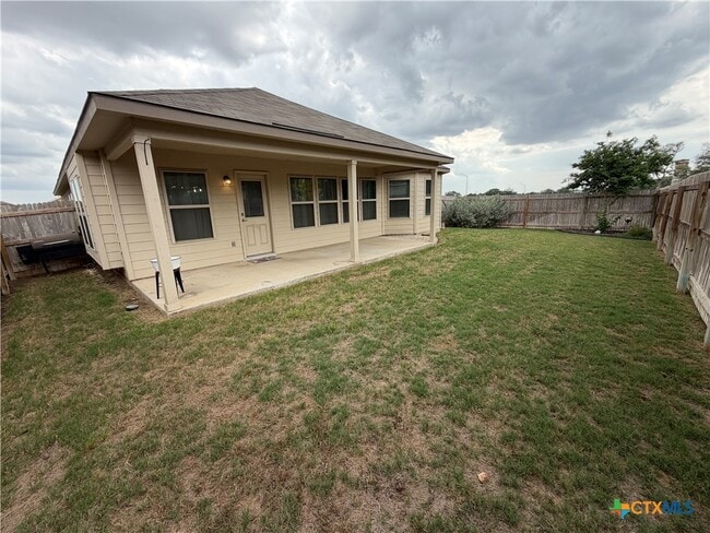 Building Photo - 1100 RIVER WOOD