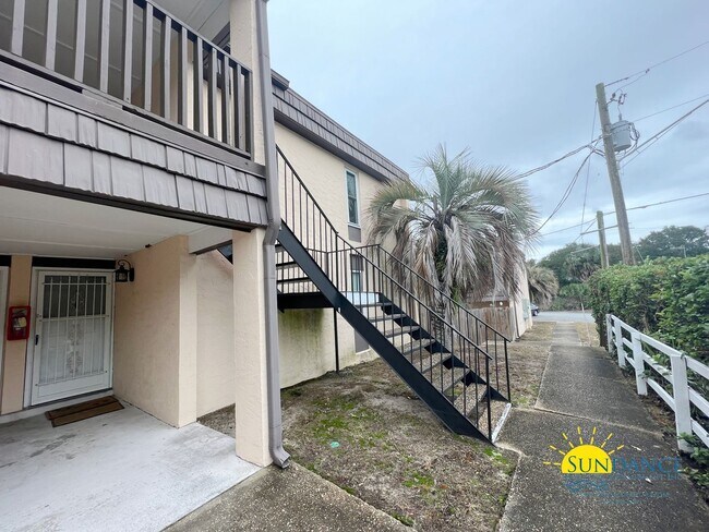 Building Photo - Stunning Spanish Villas Condo in Fort Walton Beach!