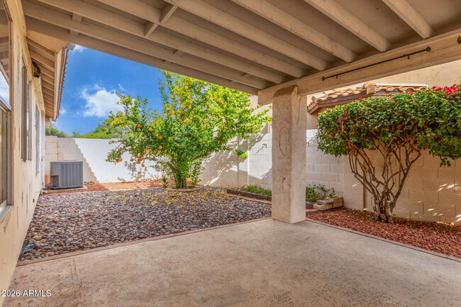 Building Photo - 1629 S Ash Dr