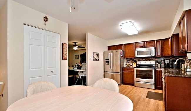 Building Photo - 1434 Atterbury Way