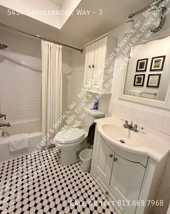 Building Photo - 5454 Saddlebrook Way