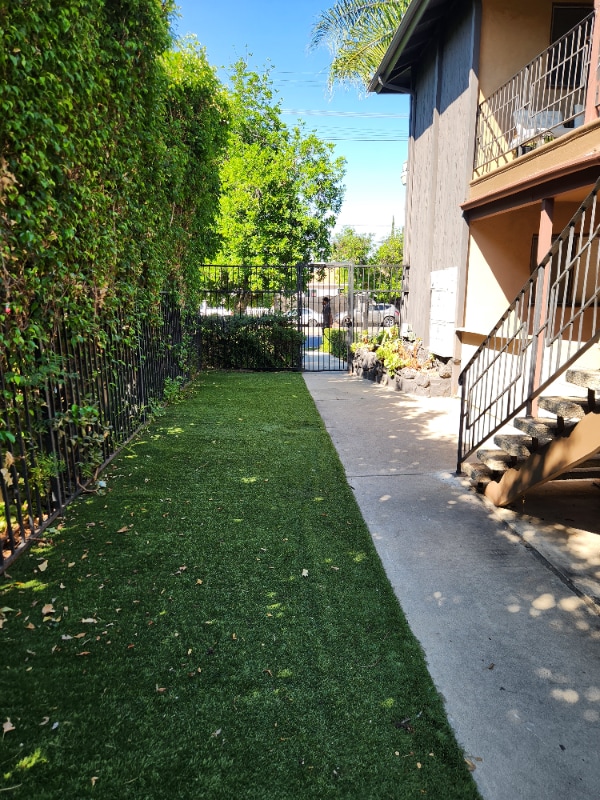 Building Photo - 17620 Burbank Blvd