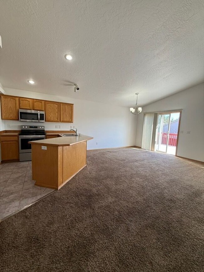 Building Photo - Spacious 4 Bed, 3 Bath Home in Cheney, WA