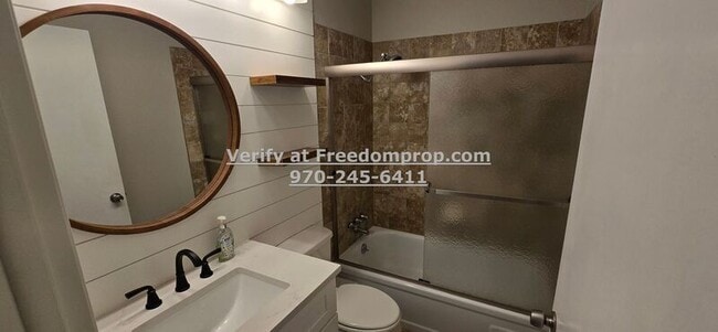 Building Photo - 2740 Beechwood St