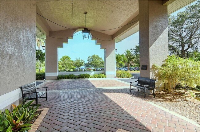Building Photo - 9300 Clubside Cir