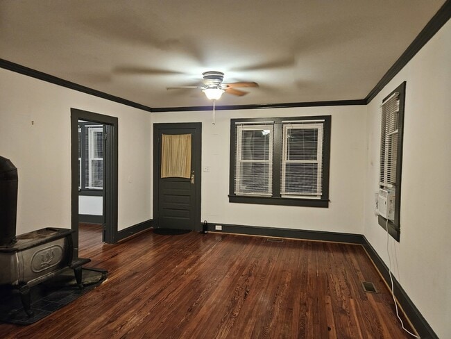 Building Photo - 2 BR, 1 BA on 1 ACRE