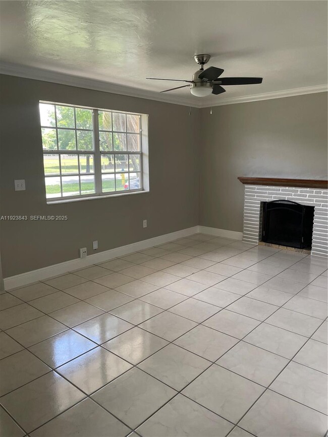 Building Photo - 145 NE 191st St